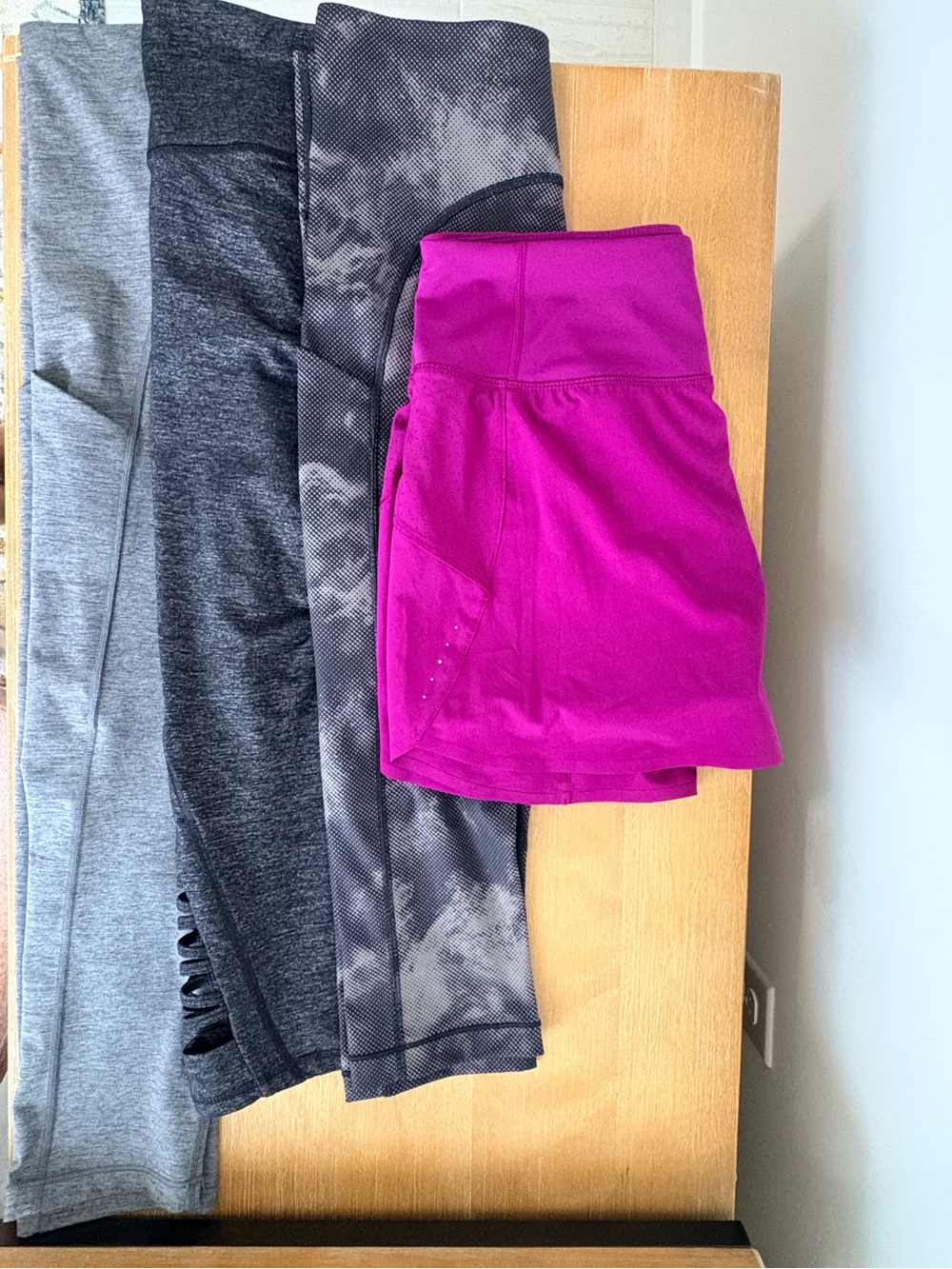 Athleta 4 piece bundle leggings skort Sz S EUC